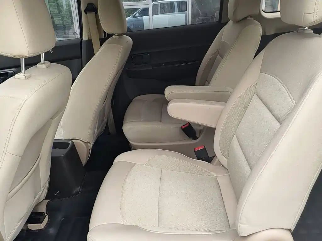 Wuling Hongguang — миниатюра 8