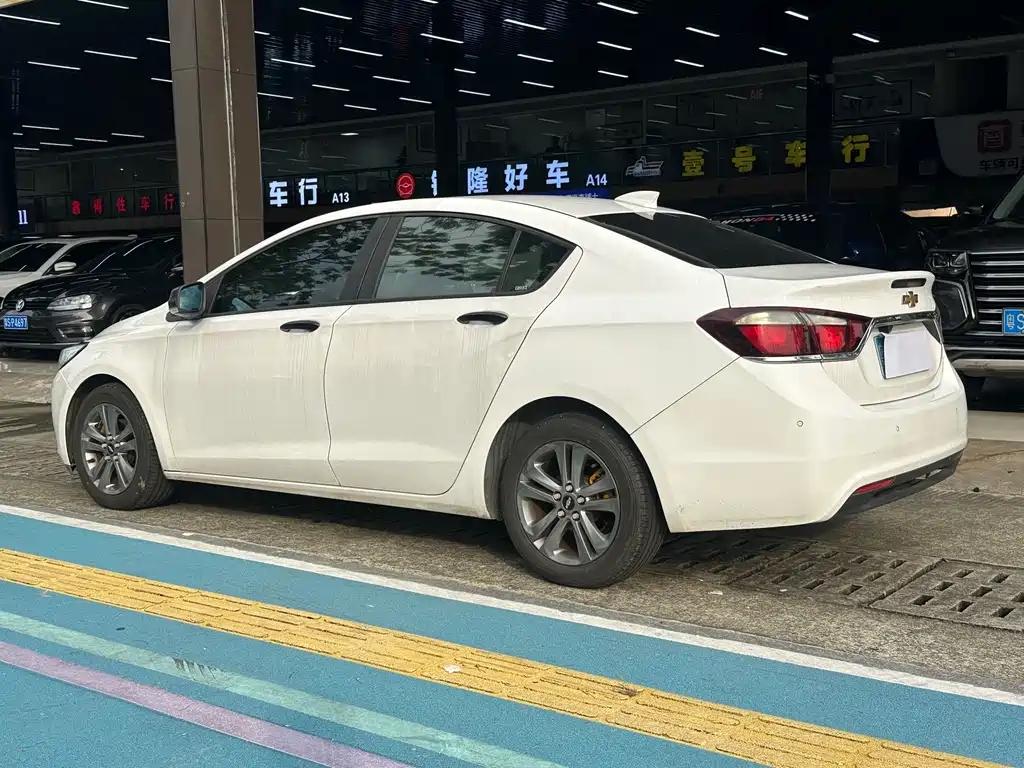 Chevrolet Cruze — миниатюра 13