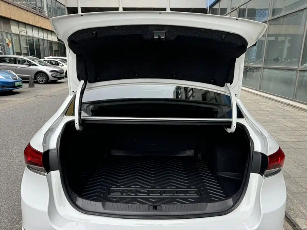 Buick Excelle — миниатюра 12
