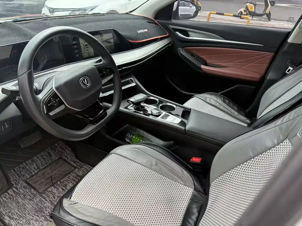 Changan Eado — миниатюра 5