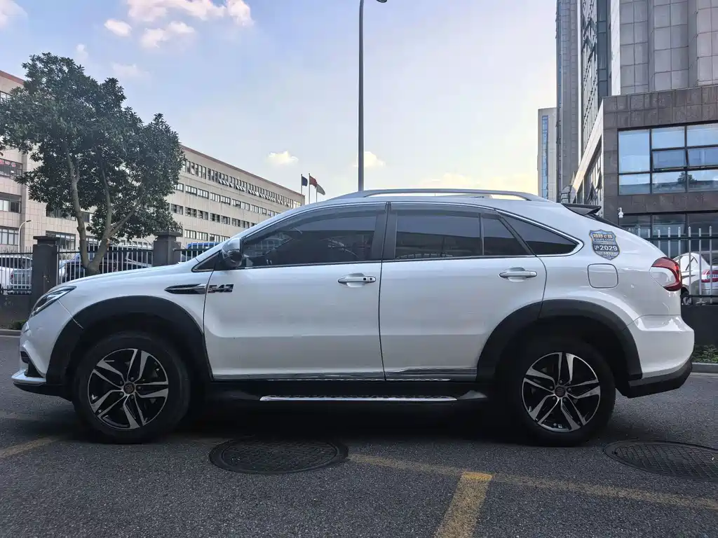 BYD Tang New Energy — миниатюра 3