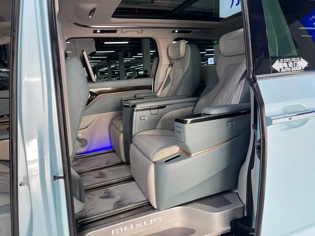 SAIC MAXUS EVERYONE 9