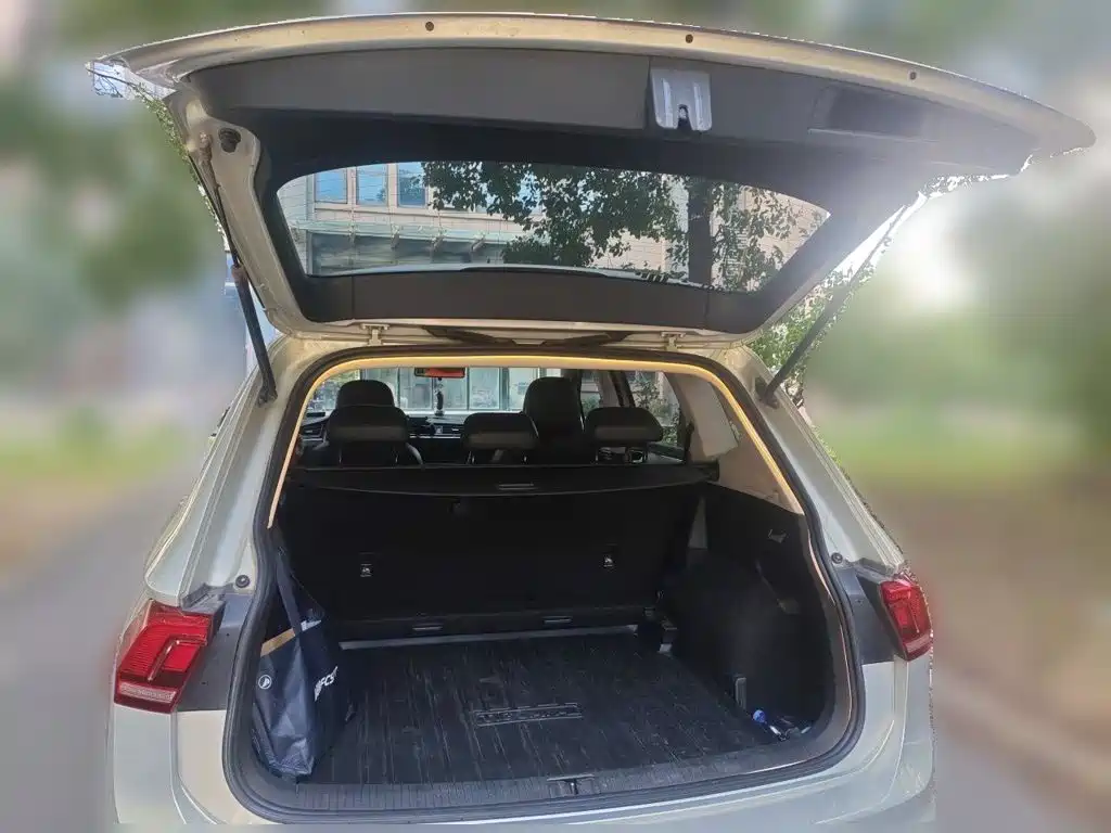 Volkswagen Tiguan L — миниатюра 20