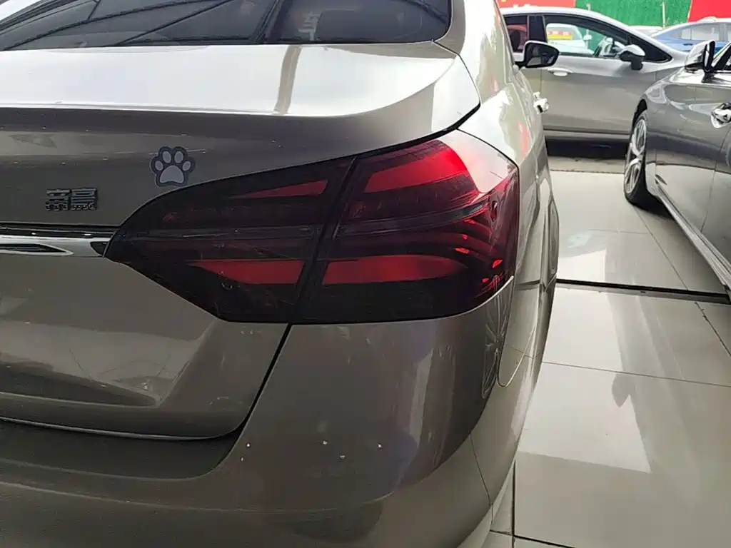 Geely Emgrand — миниатюра 8