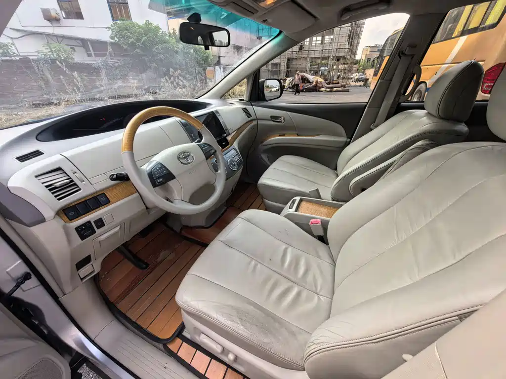 Toyota Previa — миниатюра 10