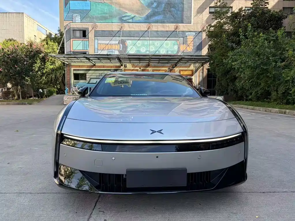 XPeng P7 — миниатюра 2