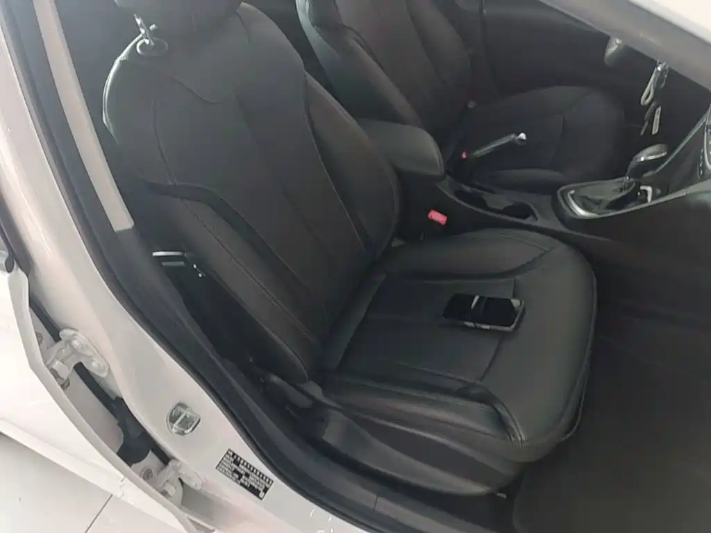 Buick Excelle — миниатюра 25