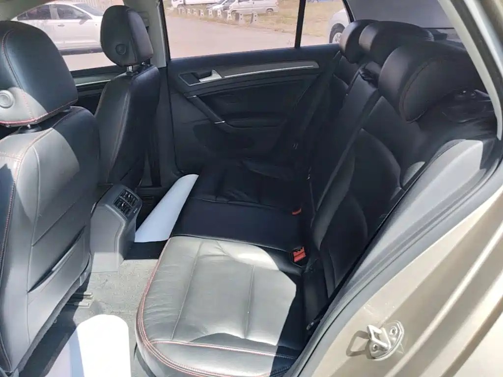 Volkswagen Golf — миниатюра 17
