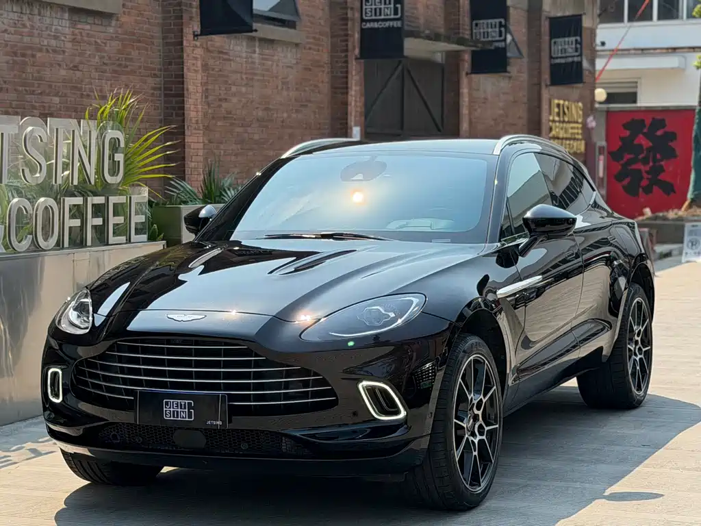 Aston Martin DBX 2021 4.0T V8