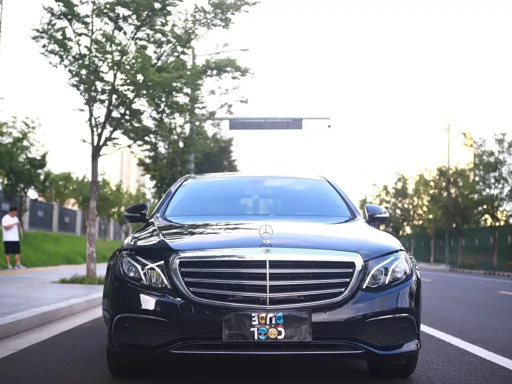 Mercedes-Benz E-Class — миниатюра 2