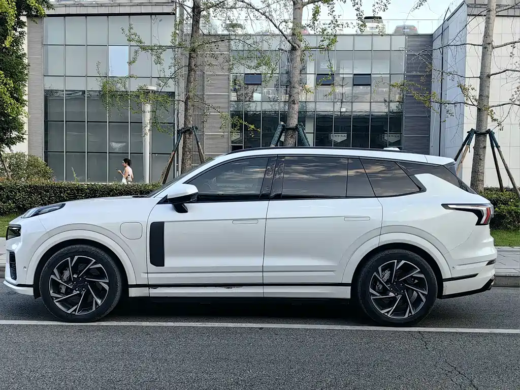 Lynk & Co 09 EM-P — миниатюра 4