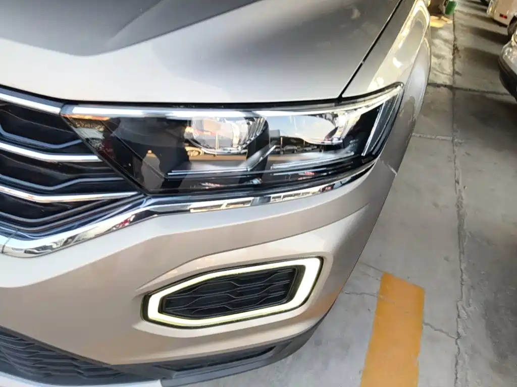 Volkswagen T-Roc — миниатюра 24