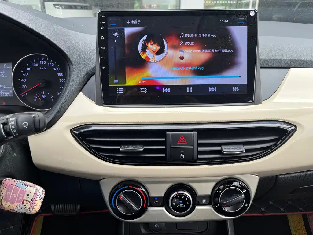 Hyundai Elantra — миниатюра 14
