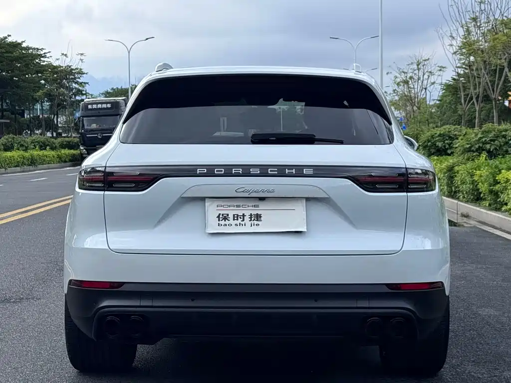 Porsche Cayenne — миниатюра 14