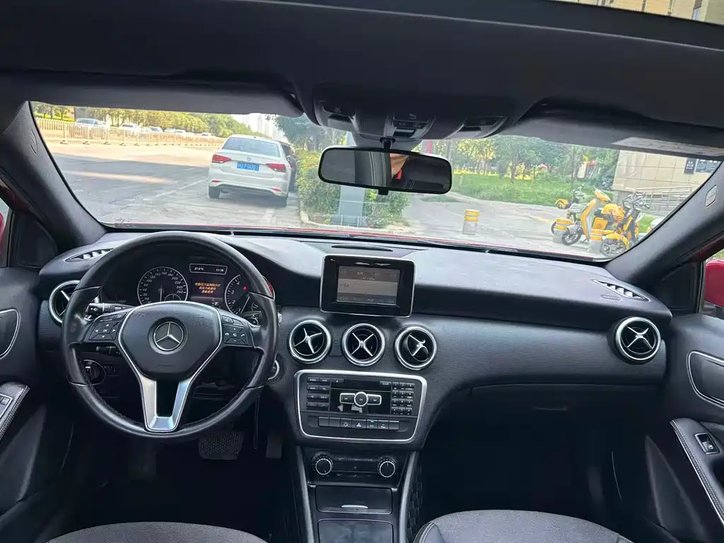 Mercedes-Benz A-Class (Import) — миниатюра 5