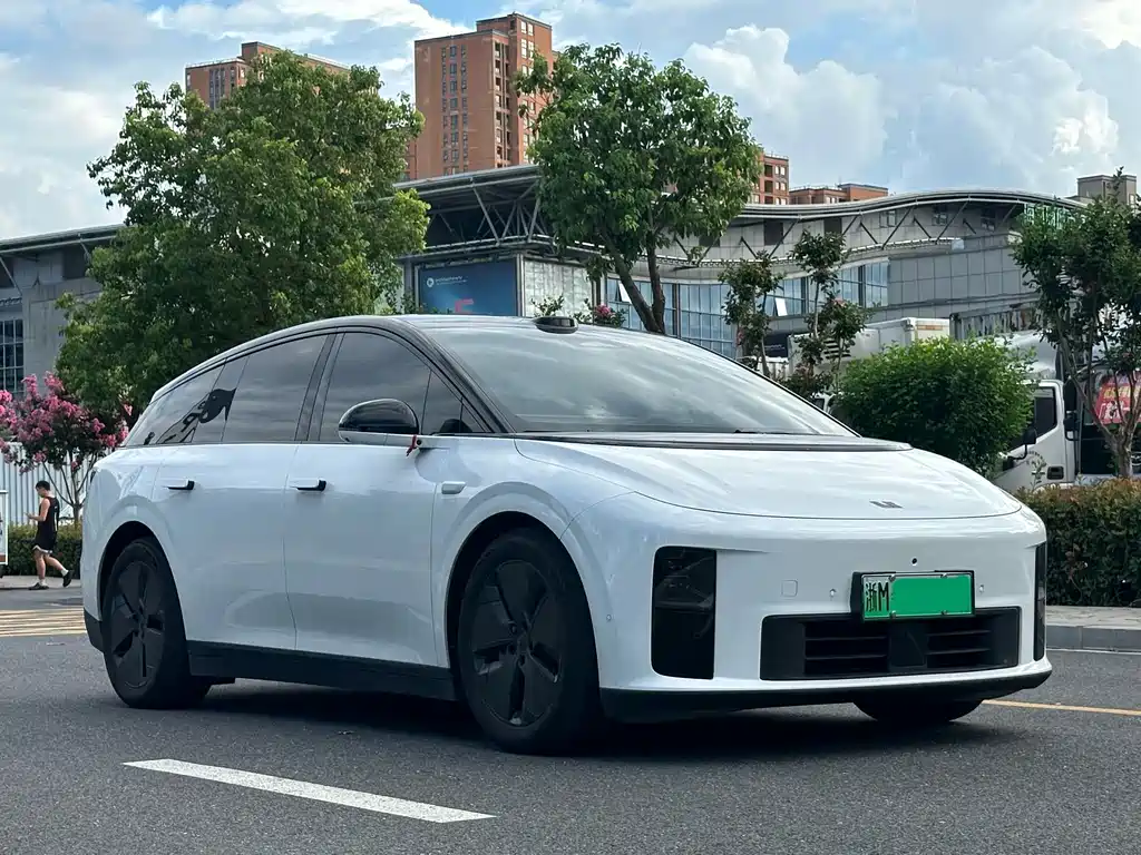 Li Auto Идеальный i6 — миниатюра 3