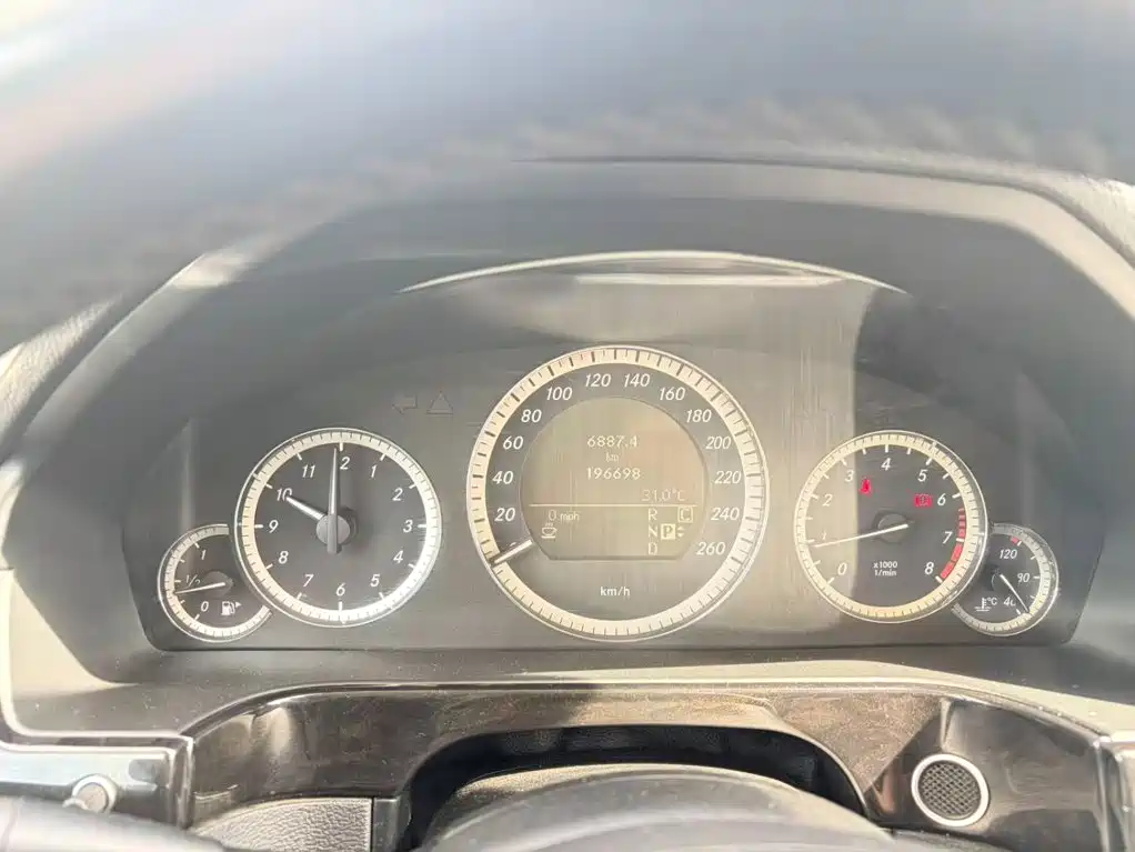 Mercedes-Benz E-Class (Import) — миниатюра 9