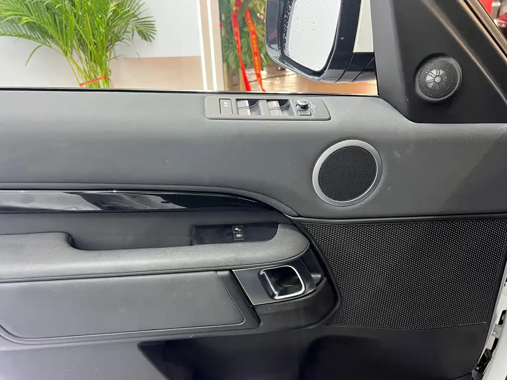 Land Rover Discovery 2017 3.0 SC V6 SE