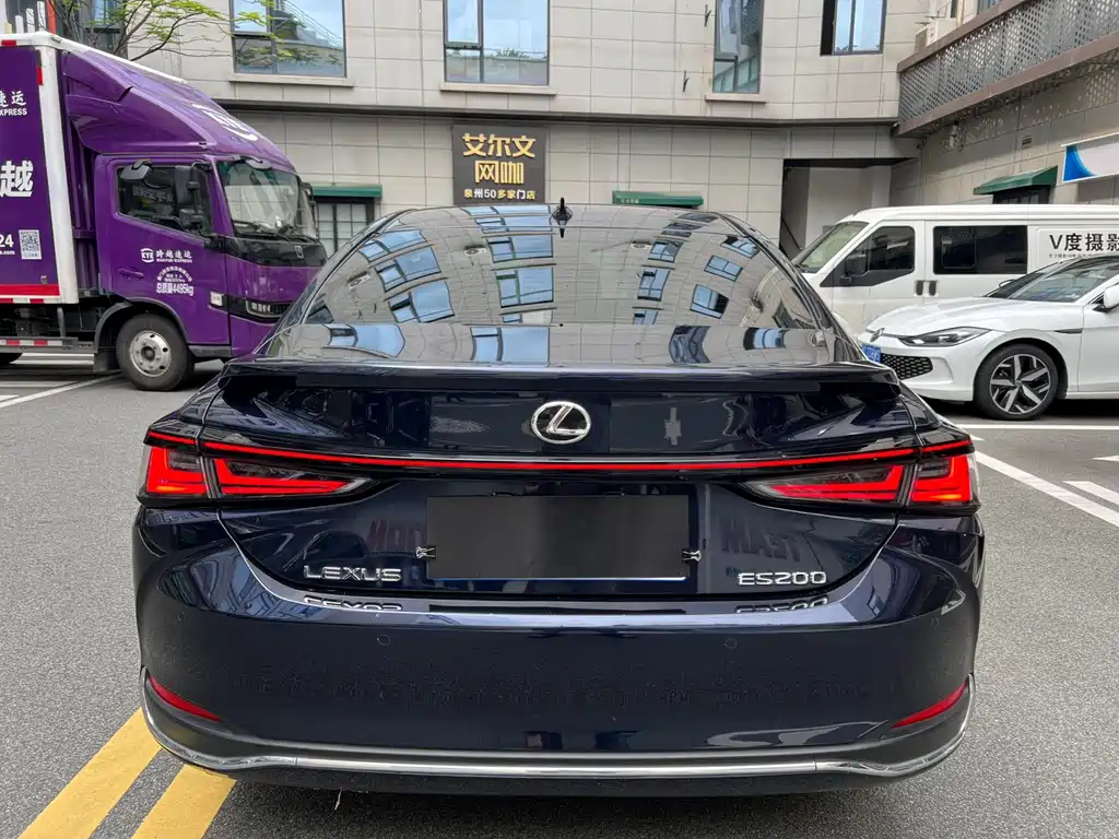 Lexus ES — миниатюра 8