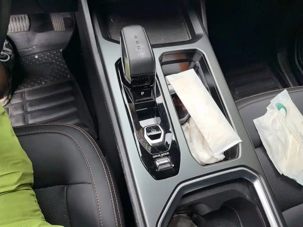 Geely Haoyue L — миниатюра 10