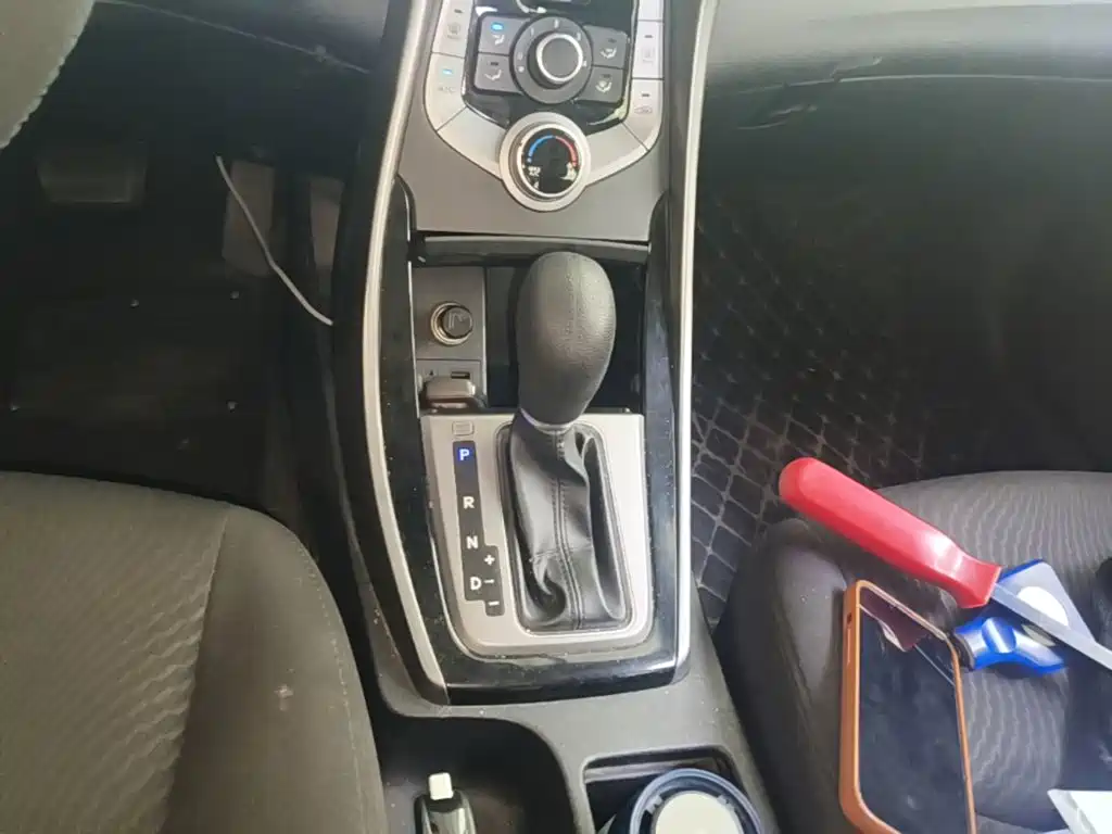 Hyundai Elantra Langdong — миниатюра 14