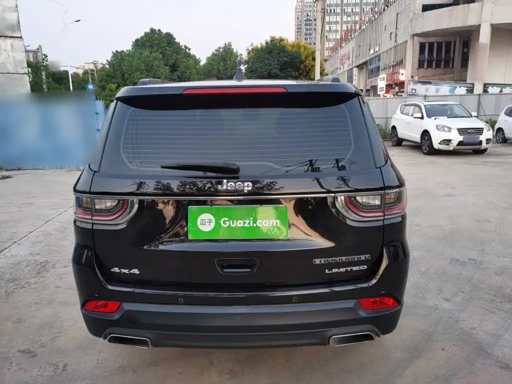 Jeep Commander — миниатюра 4