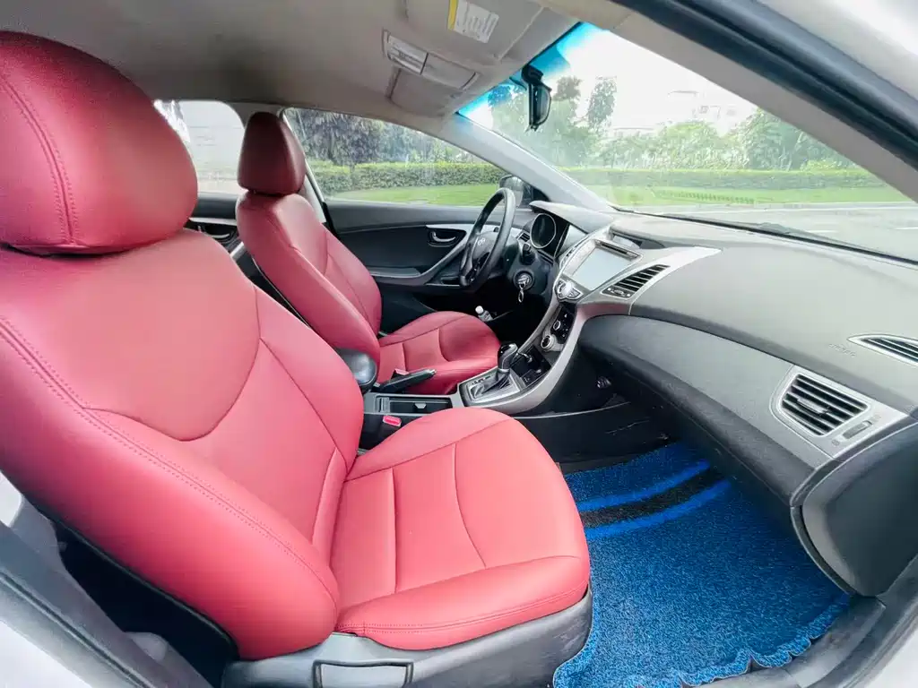 Hyundai Elantra 2015 1.6L AT Fashion