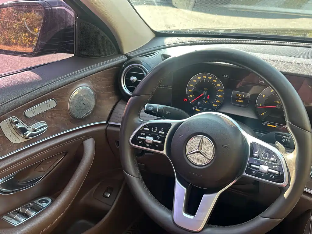 MERCEDES-BENZ E CLASS