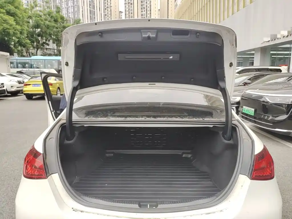 Mercedes-Benz C-Class — миниатюра 19