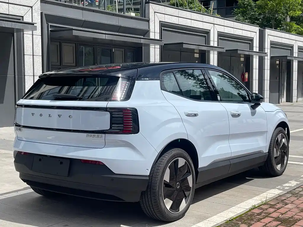 Volvo EX30 2025 Ultra