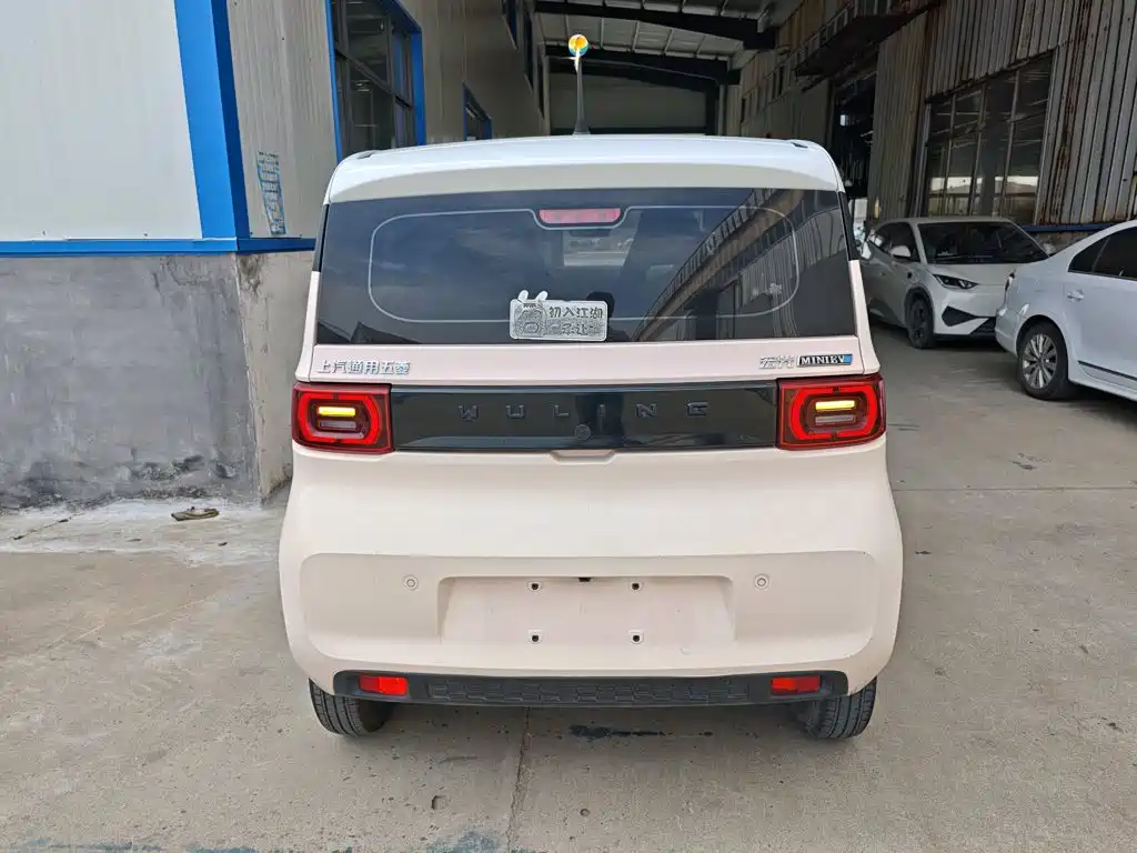 Wuling MINIEV — миниатюра 6