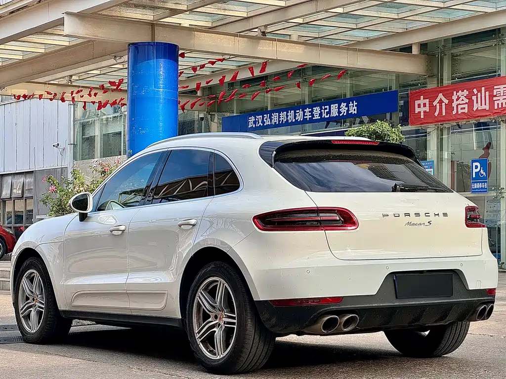 Porsche Macan — миниатюра 10