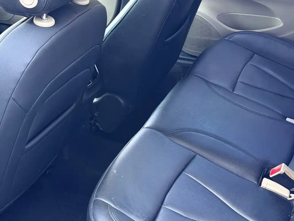 Buick Verano — миниатюра 9