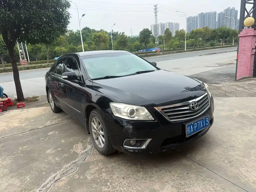 Toyota Camry — миниатюра 2
