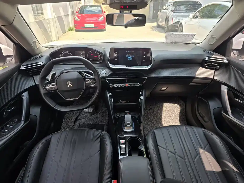 Peugeot 2008 — миниатюра 7
