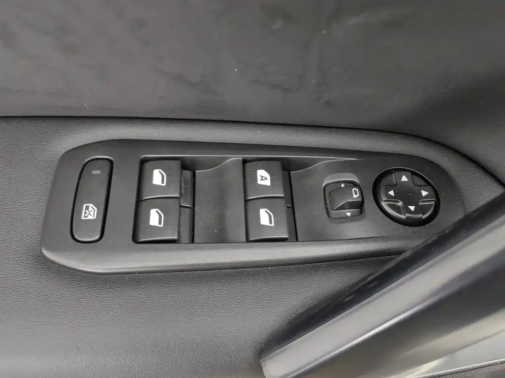 Peugeot 408 — миниатюра 9