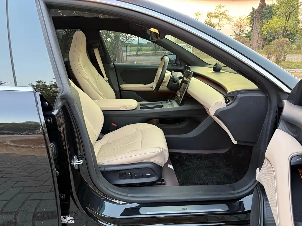 NIO NIO ET5T