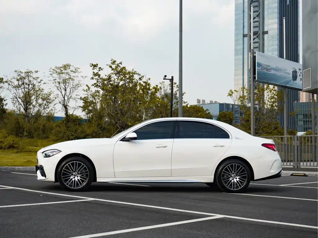 Mercedes-Benz C-Class — миниатюра 2