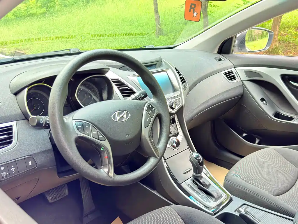 Hyundai Elantra Langdong — миниатюра 5