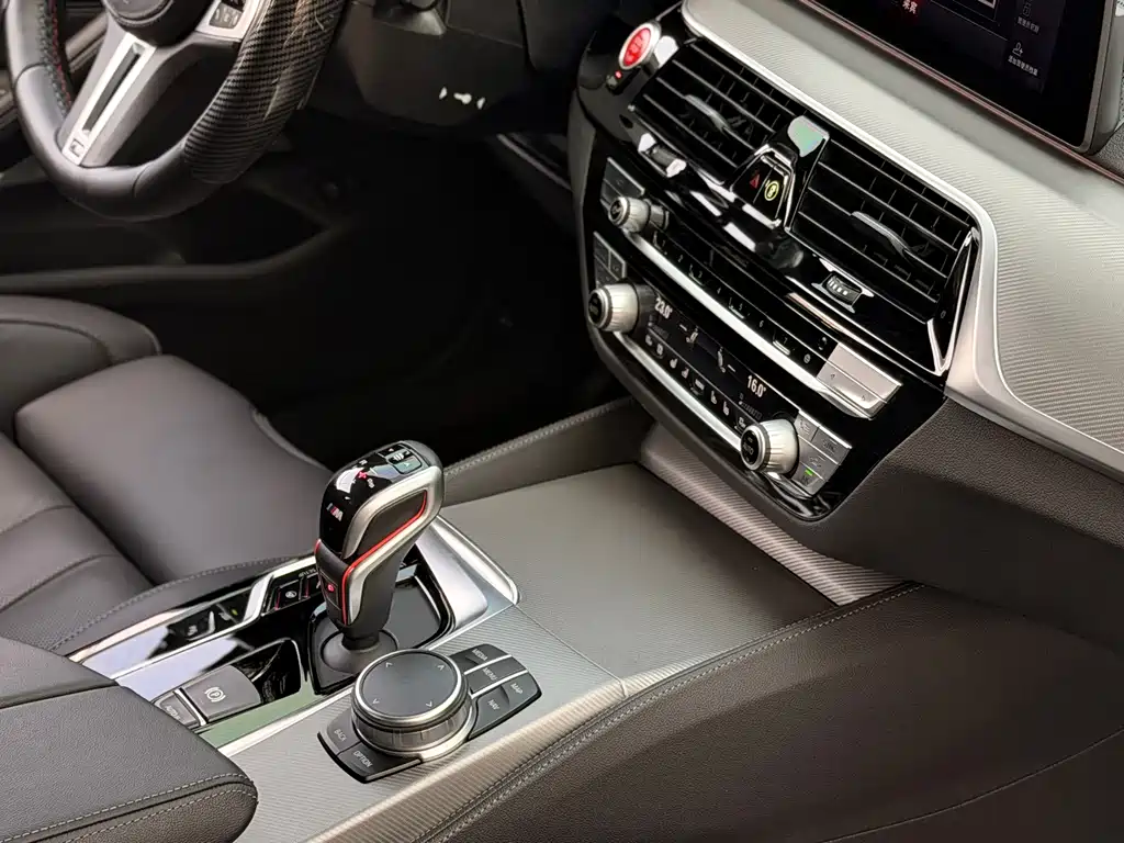 BMW M5 — миниатюра 13
