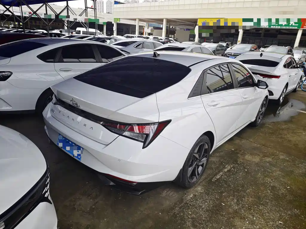 Hyundai Elantra — миниатюра 13