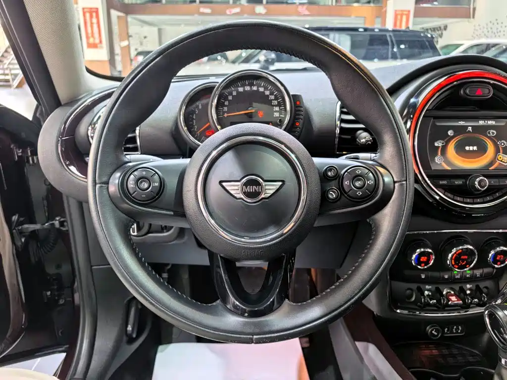 MINI Mini Clubman — миниатюра 8