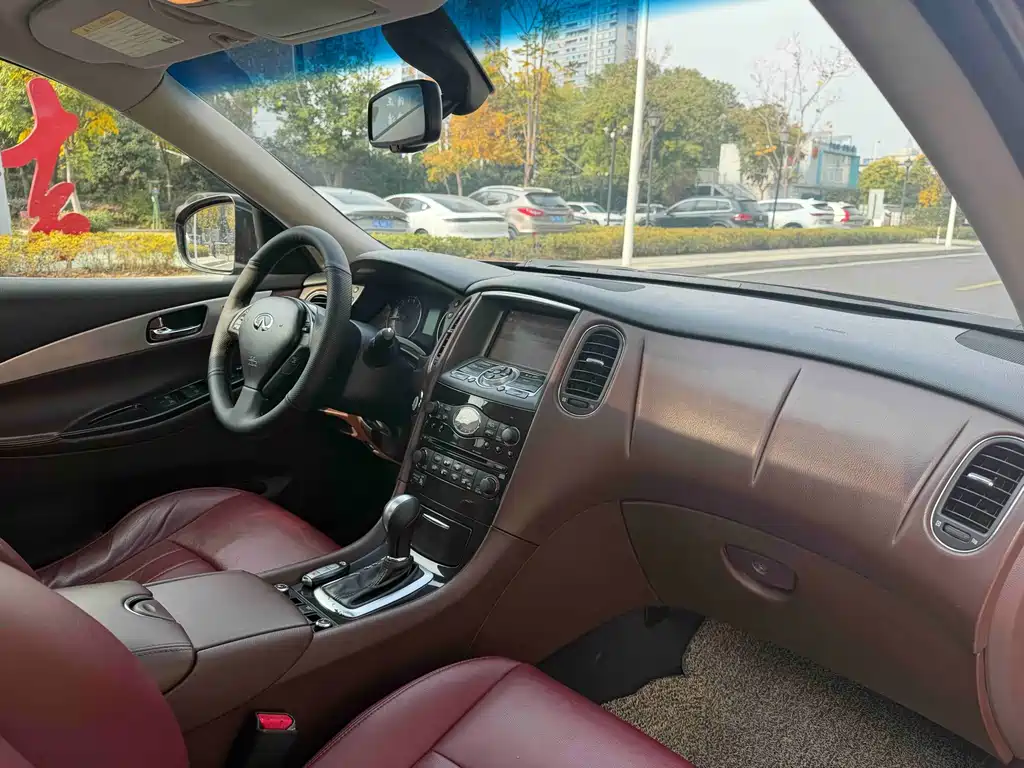 Infiniti QX50 (Import) — миниатюра 11