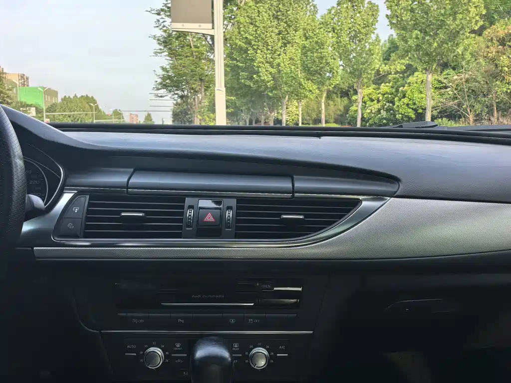 Audi A6L — миниатюра 8