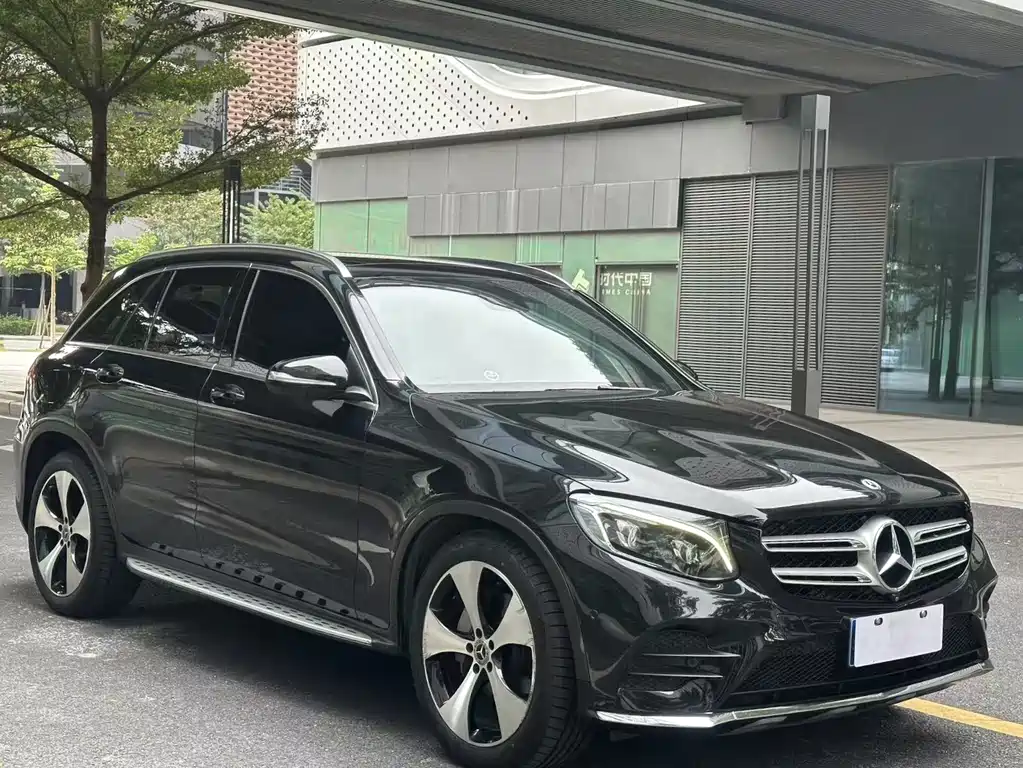 MERCEDES-BENZ GLC