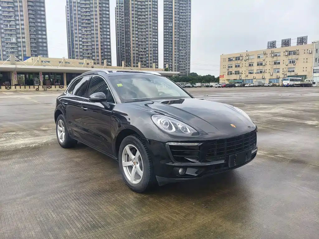 Porsche Macan — миниатюра 3