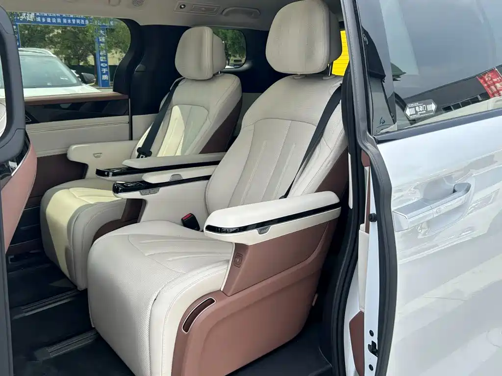 BYD Xia — миниатюра 8