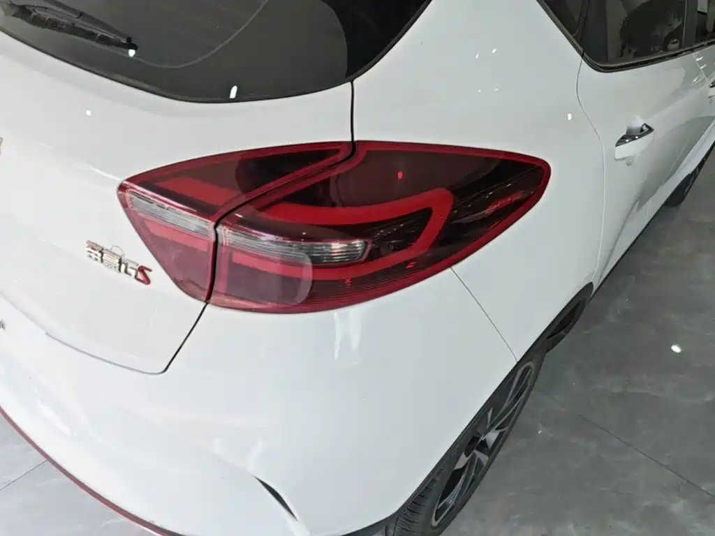 Geely Emgrand GS — миниатюра 8