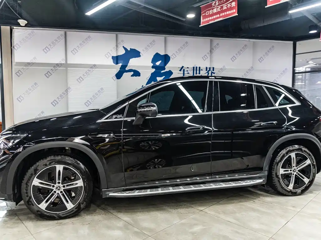 MERCEDES-BENZ EQE SUV