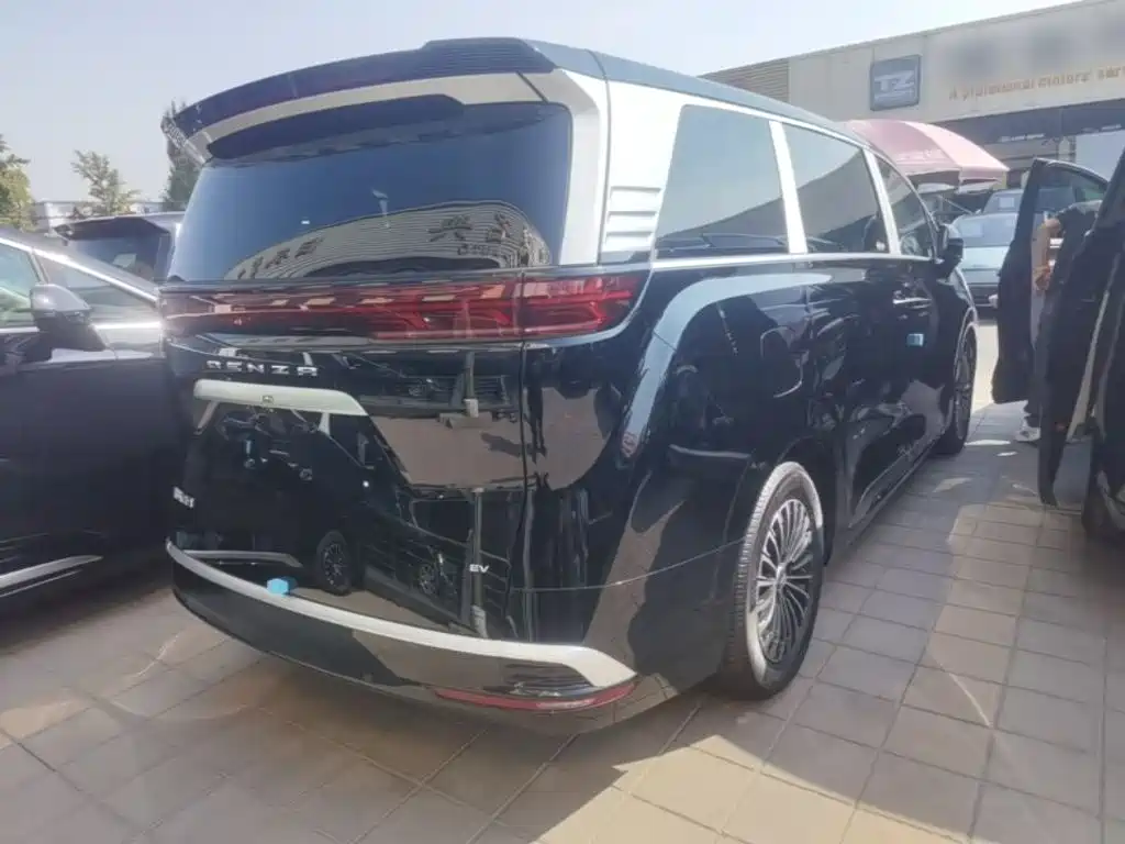 Denza D9 2024 EV 620 Premium